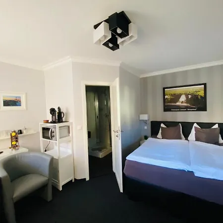 Pension&ferienwohnungen Schneidereit 4*