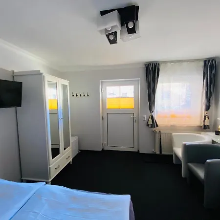 Pension&ferienwohnungen Schneidereit 4* Sassnitz