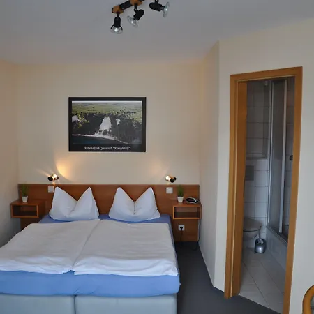 Gasthof Pension&ferienwohnungen Schneidereit Sassnitz