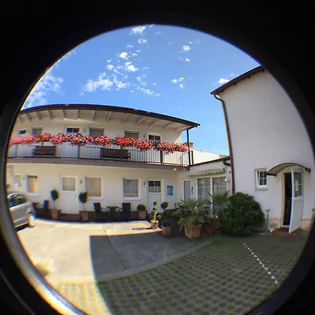 Pension&ferienwohnungen Schneidereit Gasthof Sassnitz